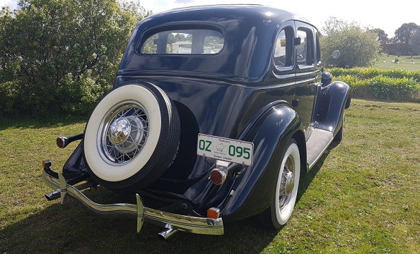 1935 Ford V8 Deluxe Sedan