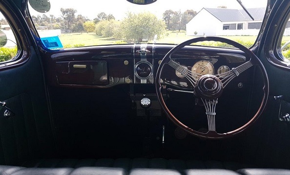 1935 Ford V8 Deluxe Sedan